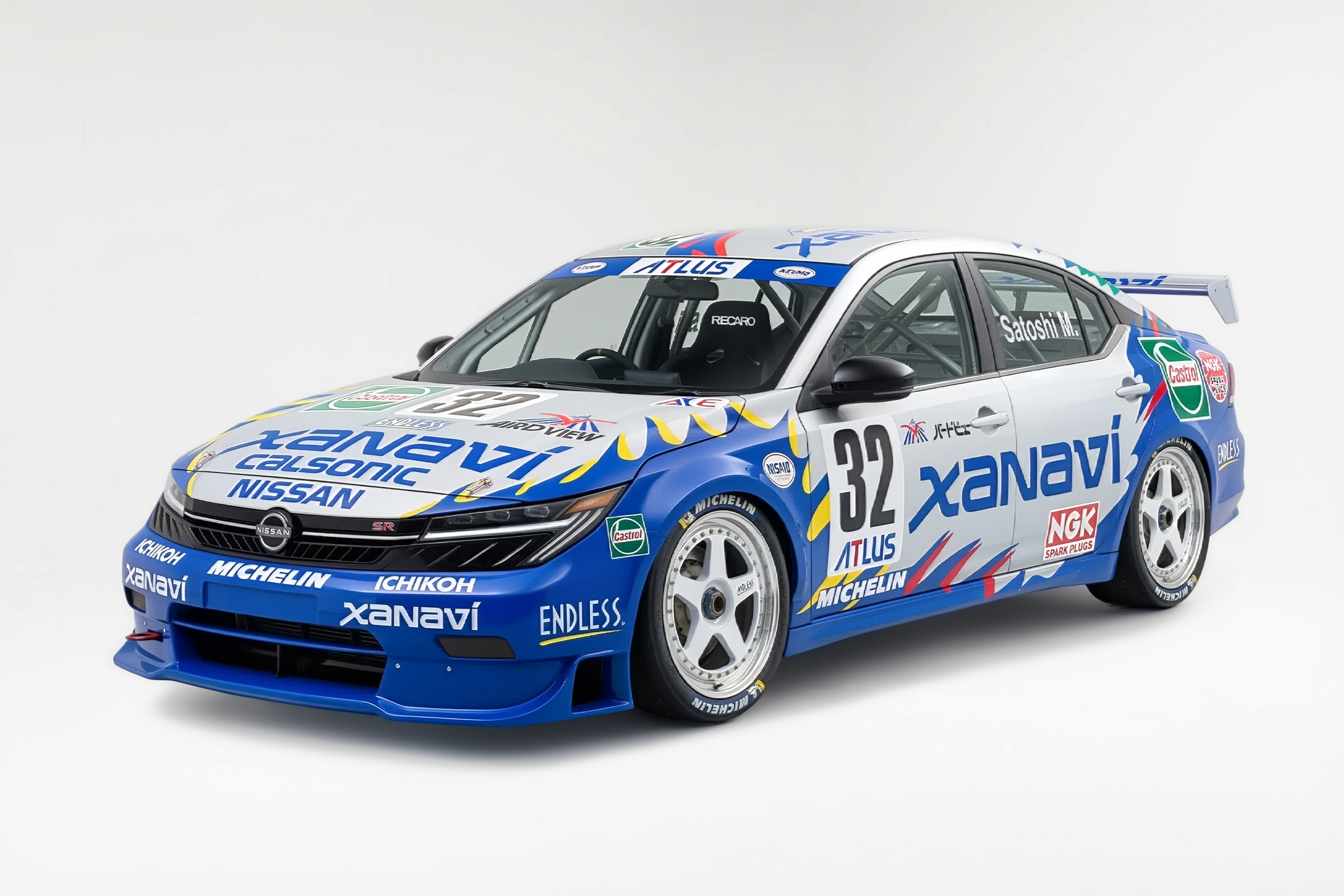 日産セントラ B19(2026年型)JTCC仕様レーシングカー。ザナヴィ風濃紺/シルバーライバリー