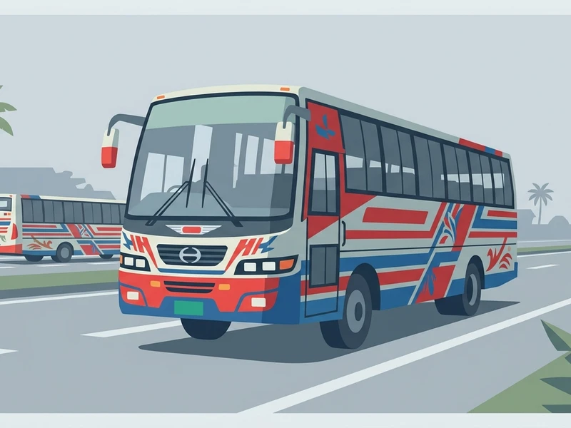 バングラデシュの幹線道路を走る装飾された日野バス