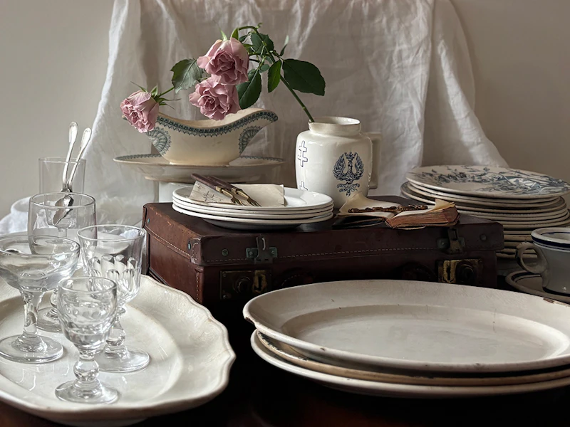 My antique ー記憶を重ねて、より美しく。フランスアンティークの器たち。