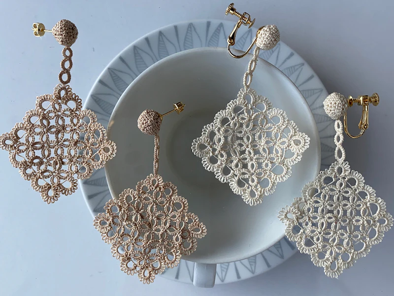 夏のお出かけに。涼やかな手編みアイテム