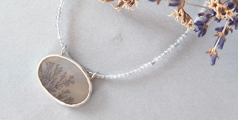 秋から冬へ、煌めく装身具。