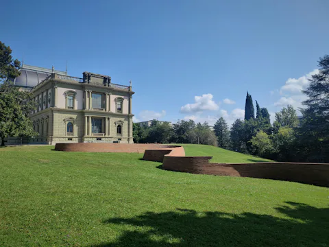 スイスのアリアナ美術館