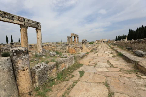 パムッカレのアルカディア通り