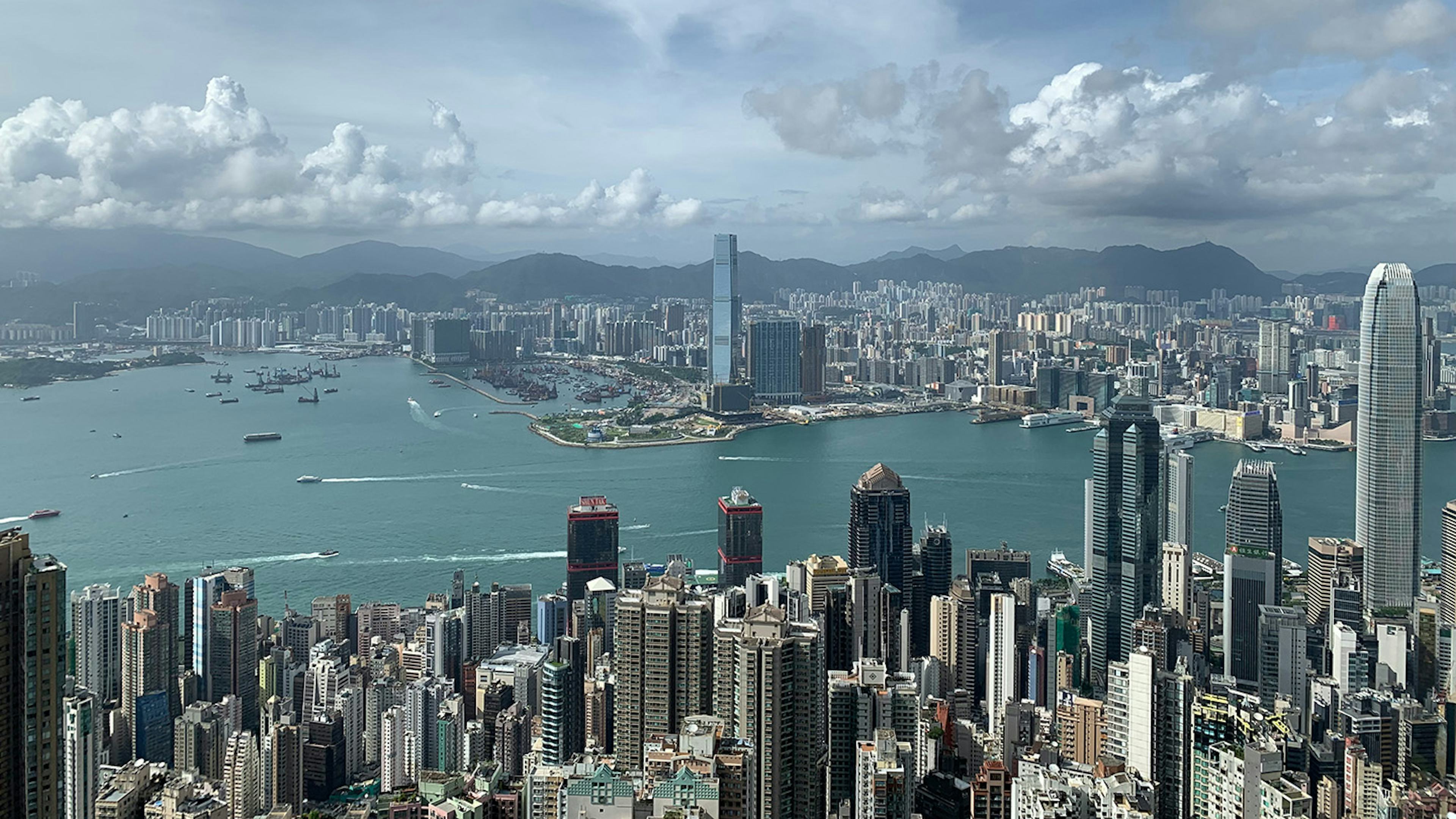 香港ディズニーランドの物価を徹底比較！東京ディズニーランドとの比較も