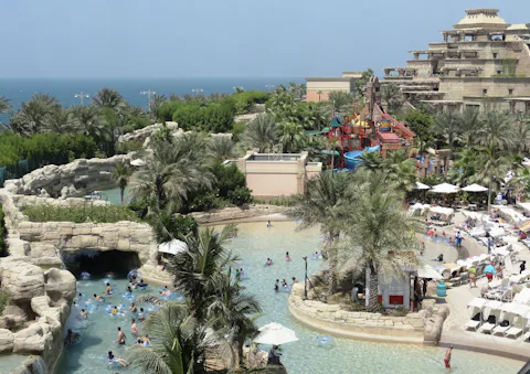 ドバイのアクアベンチャー・ウォーターパーク