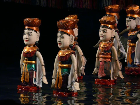 ベトナムのロンヴァン水上人形劇場