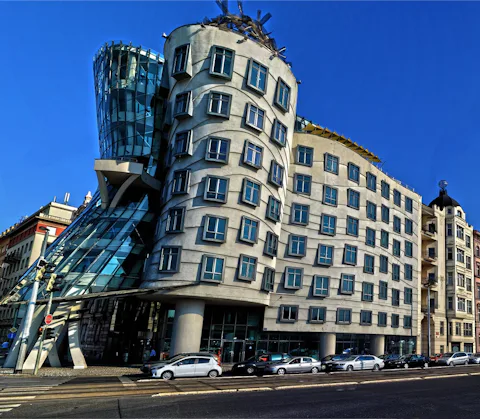 ダンシングハウス