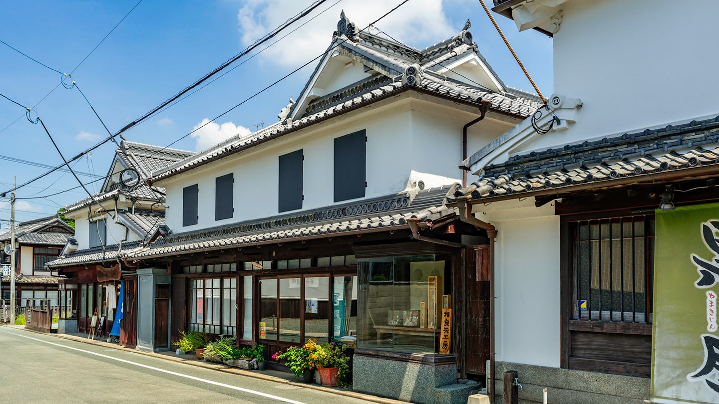 商家町の風情を感じる!「八女福島の白壁の町並み」の見どころと町歩きの楽しみ方