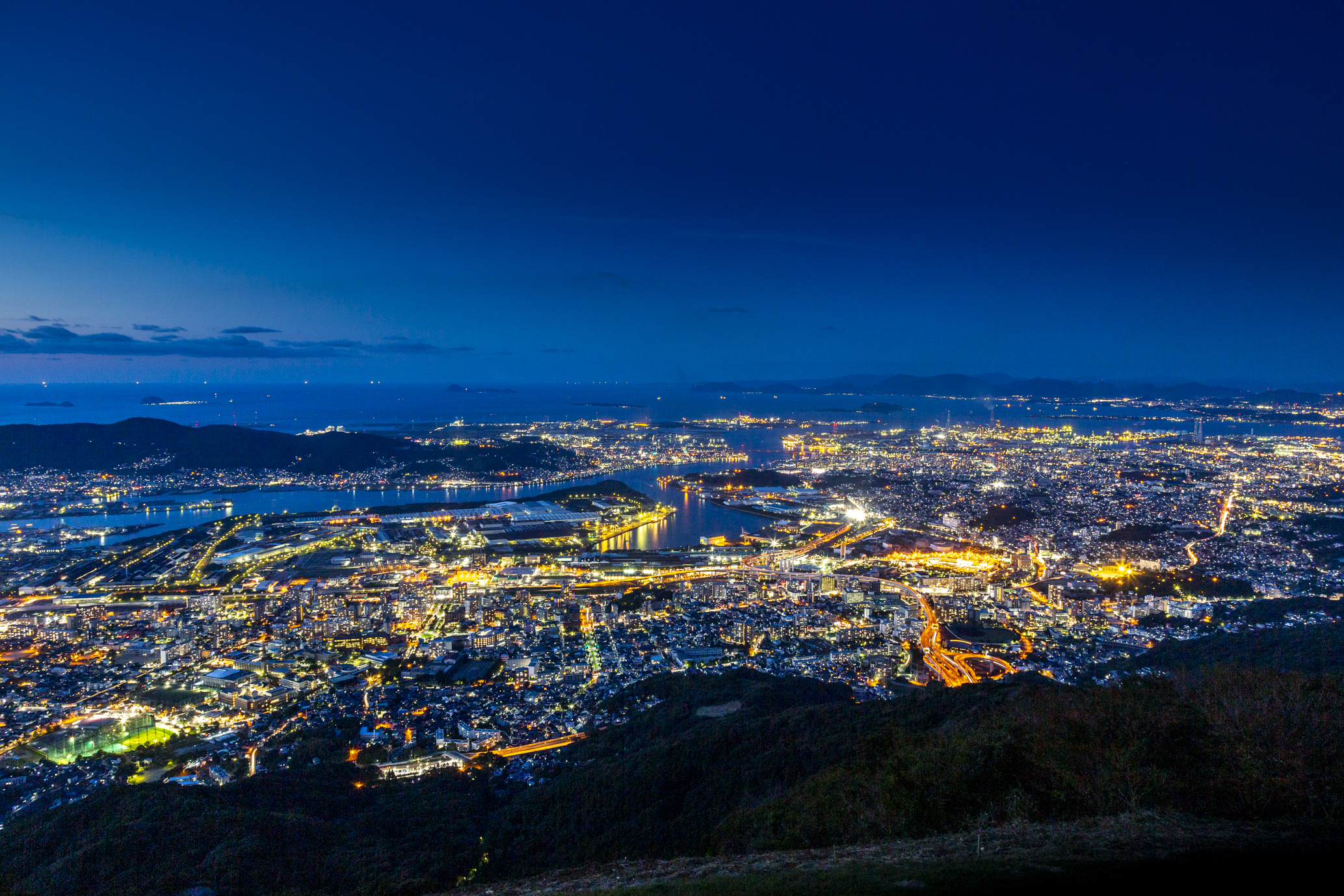福岡の夜景おすすめ20選！博多からドライブでいける穴場や無料スポットも紹介 | NEWT（ニュート）