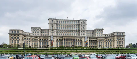 国民の館