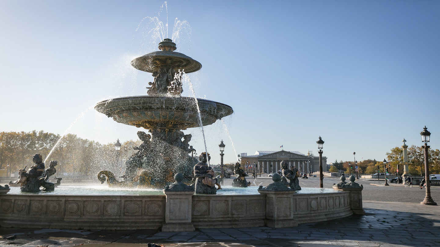 【2026年最新】パリの9月の気温は？おすすめの服装や持ち物を解説