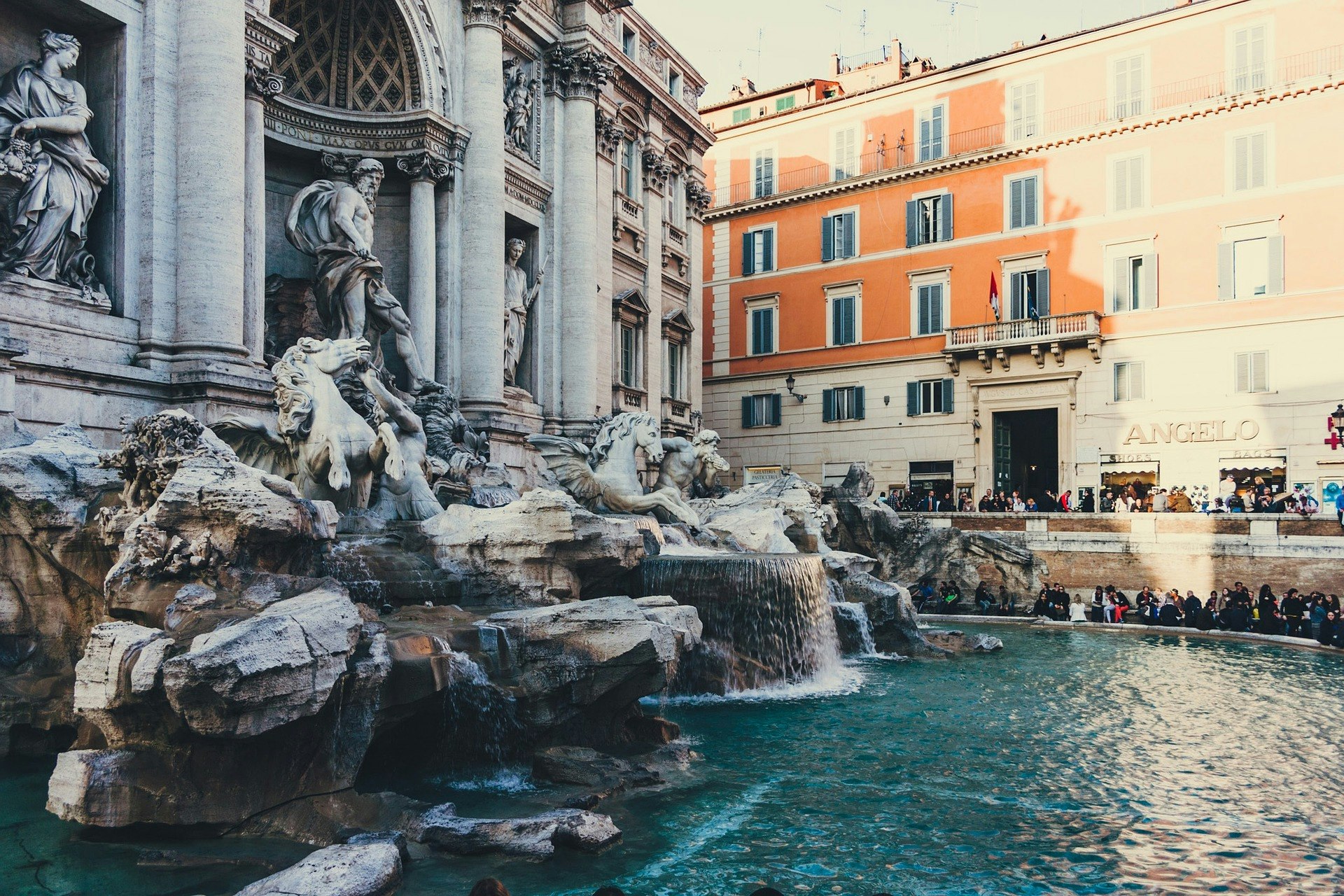 トレヴィの泉（Trevi Fountain）