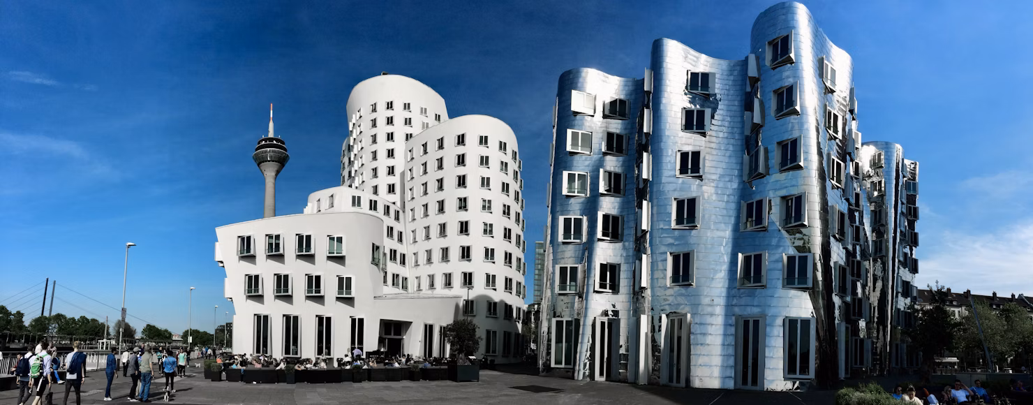 デュッセルドルフのメディエンハーフェン（MedienHafen）