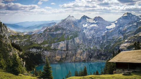 スイスおすすめの観光地26選！人気の湖や絶景スポット・観光都市を紹介