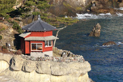 五浦海岸・六角堂