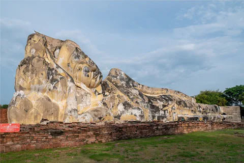 ワット・ロカヤスターラーム
