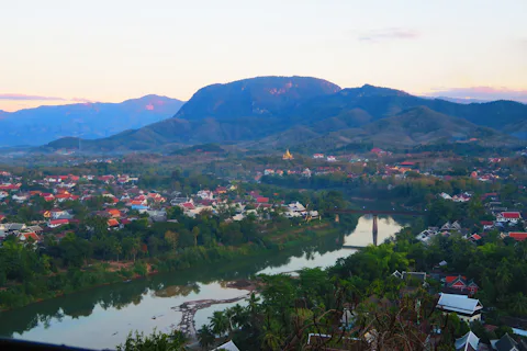 ルアンパバーンのメコン川クルーズ