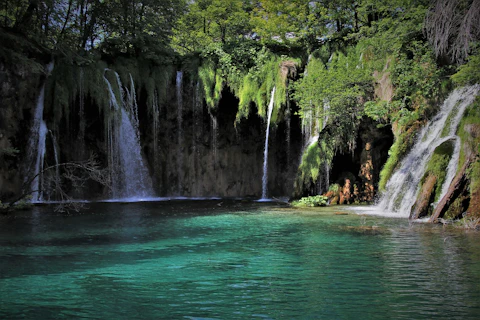 クロアチアのプリトヴィッチェ湖群国立公園
