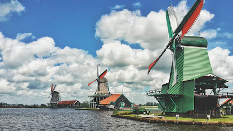 オランダのザーンセ・スカンスの風車村