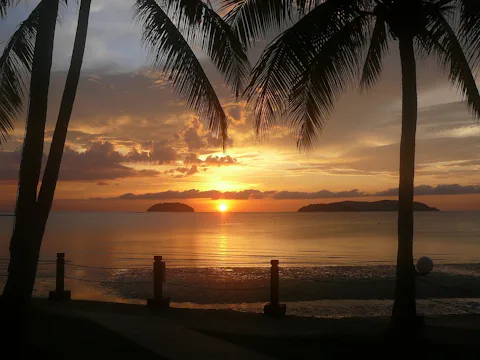 タンジュンアルビーチ