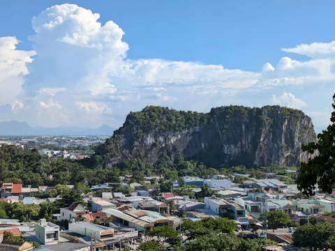 五行山(マーブルマウンテン)