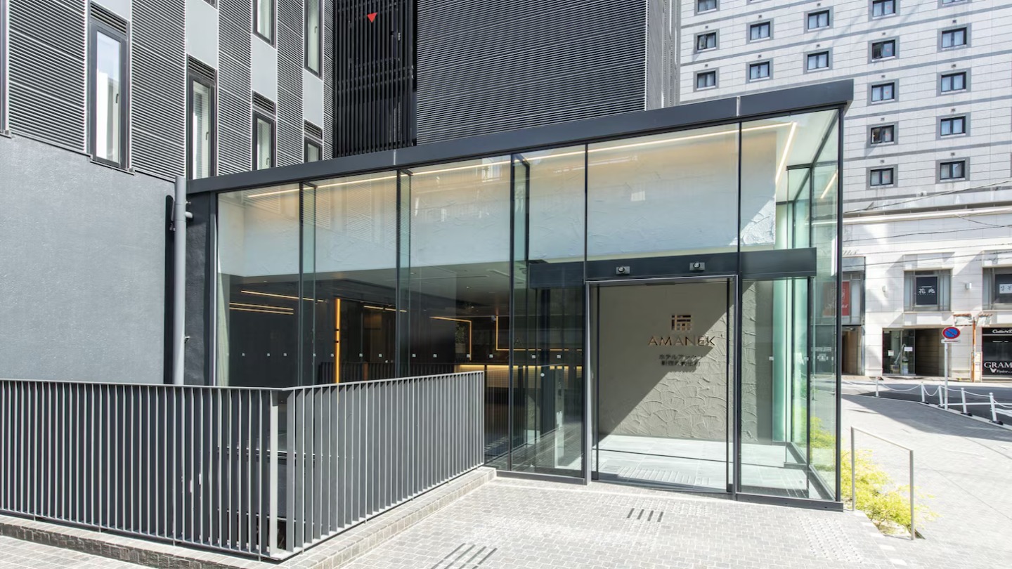 【新宿・歌舞伎町】喧騒の先に現れる「和」の隠れ家。「ホテルアマネク新宿歌舞伎町」で体験する、スマートで粋な東京ステイ