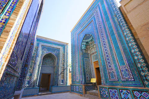 シャーヒ・ズィンダ廟群