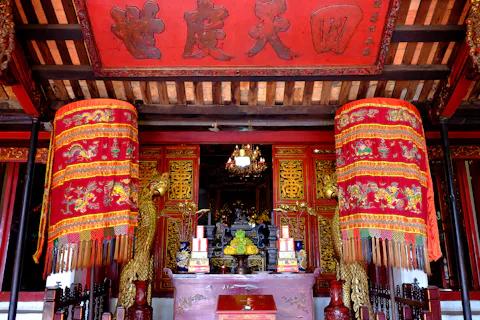 ハノイの玉山祠