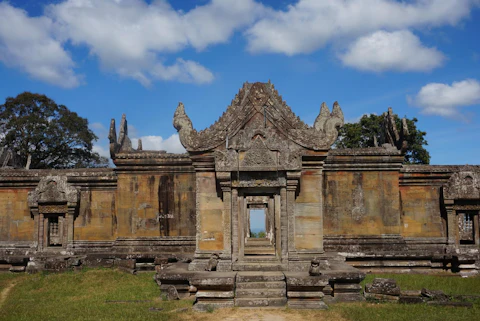 カンボジアのプレアヴィヒア寺院