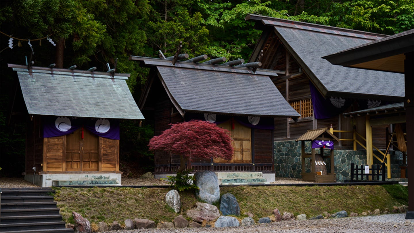 函館の隠れパワースポット!「高宮神社」の神秘の滝に癒やされる