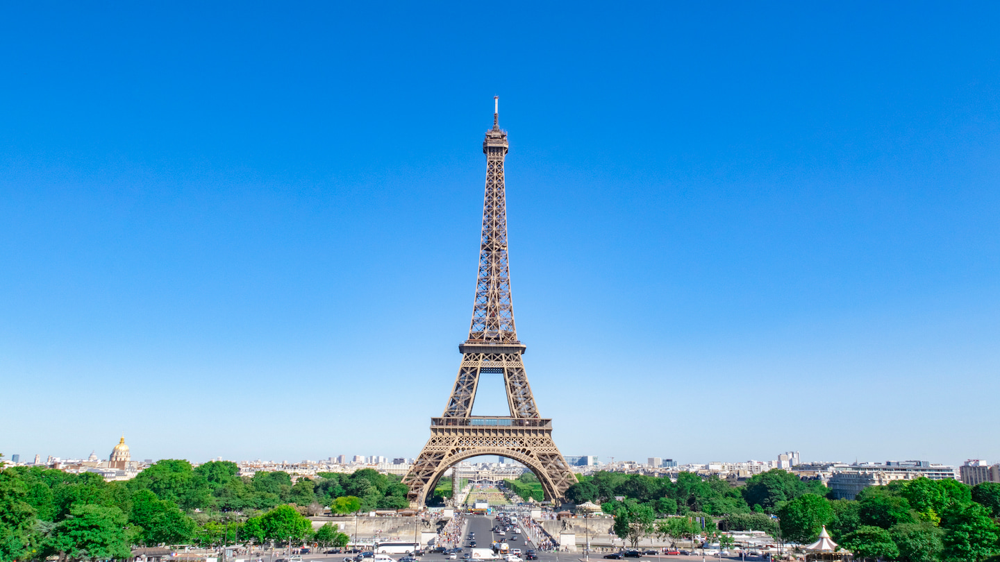 【2026年最新】パリの5月の気温は？おすすめの服装や持ち物を解説