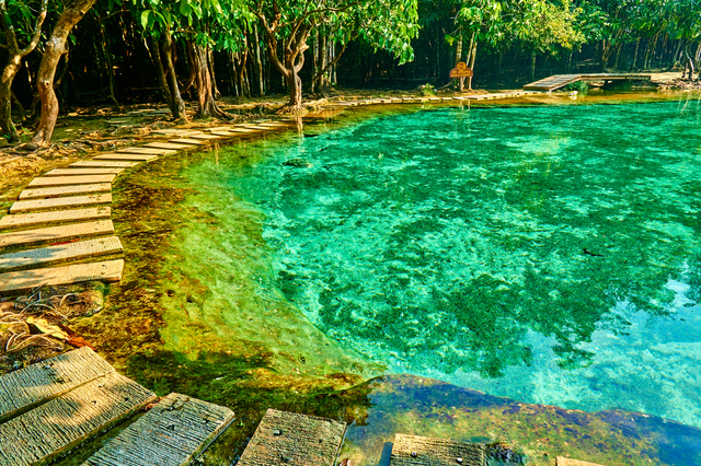 エメラルドプール（サ・モラコット）