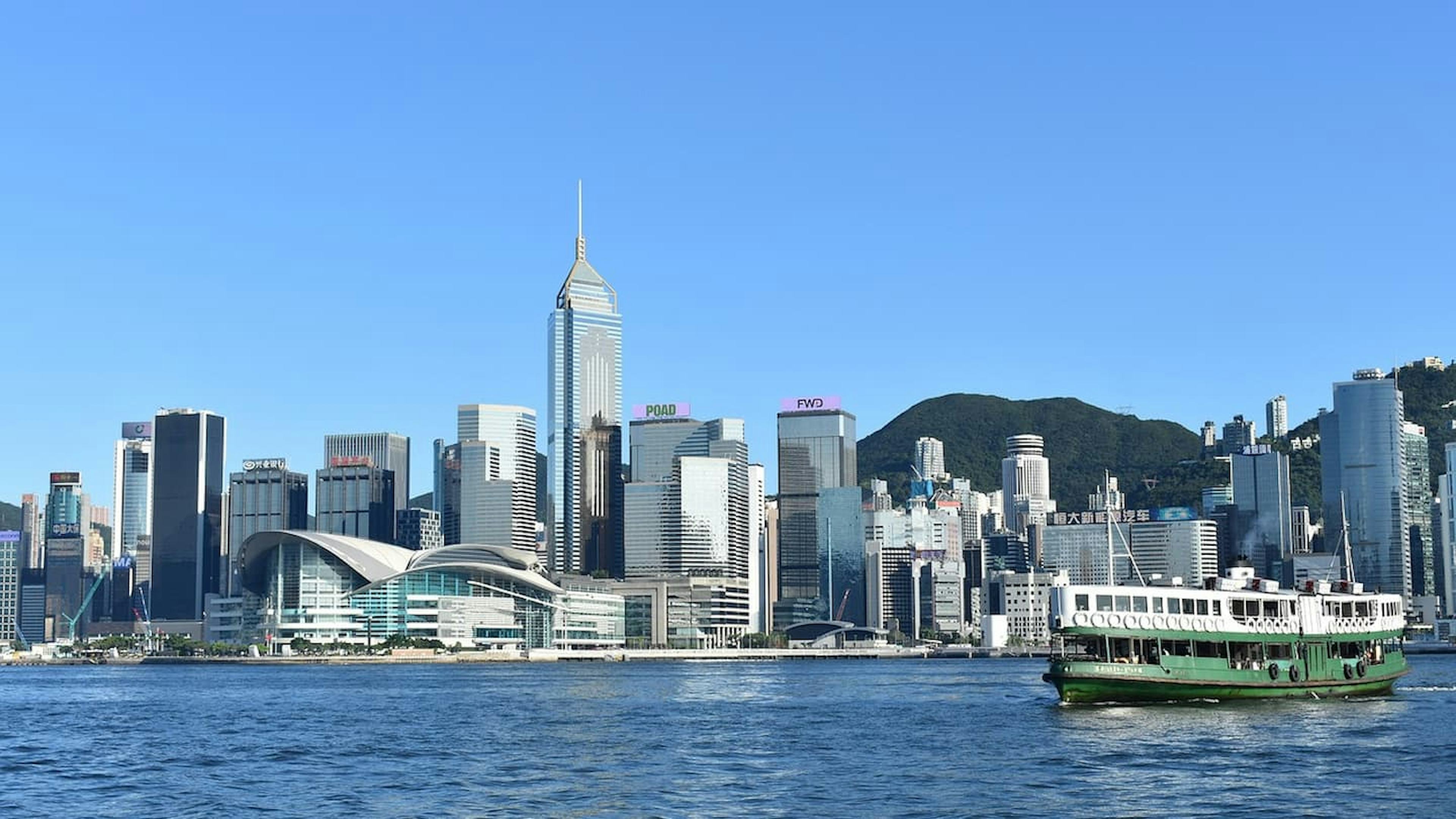 【2025年最新】香港の3月の気温は？おすすめの服装や持ち物を解説