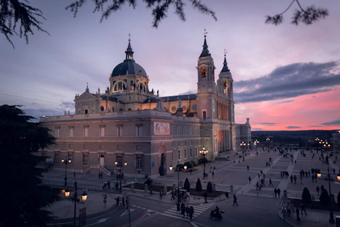 スペインのアルムデナ大聖堂