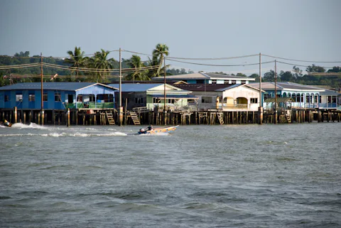 バンダルスリブガワンのカンポン アイール