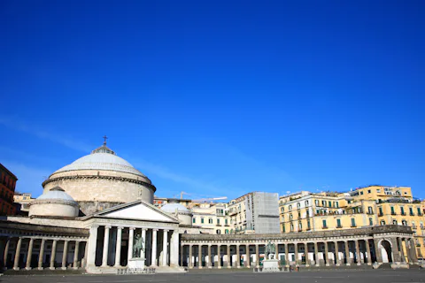 ナポリのプレビシート広場