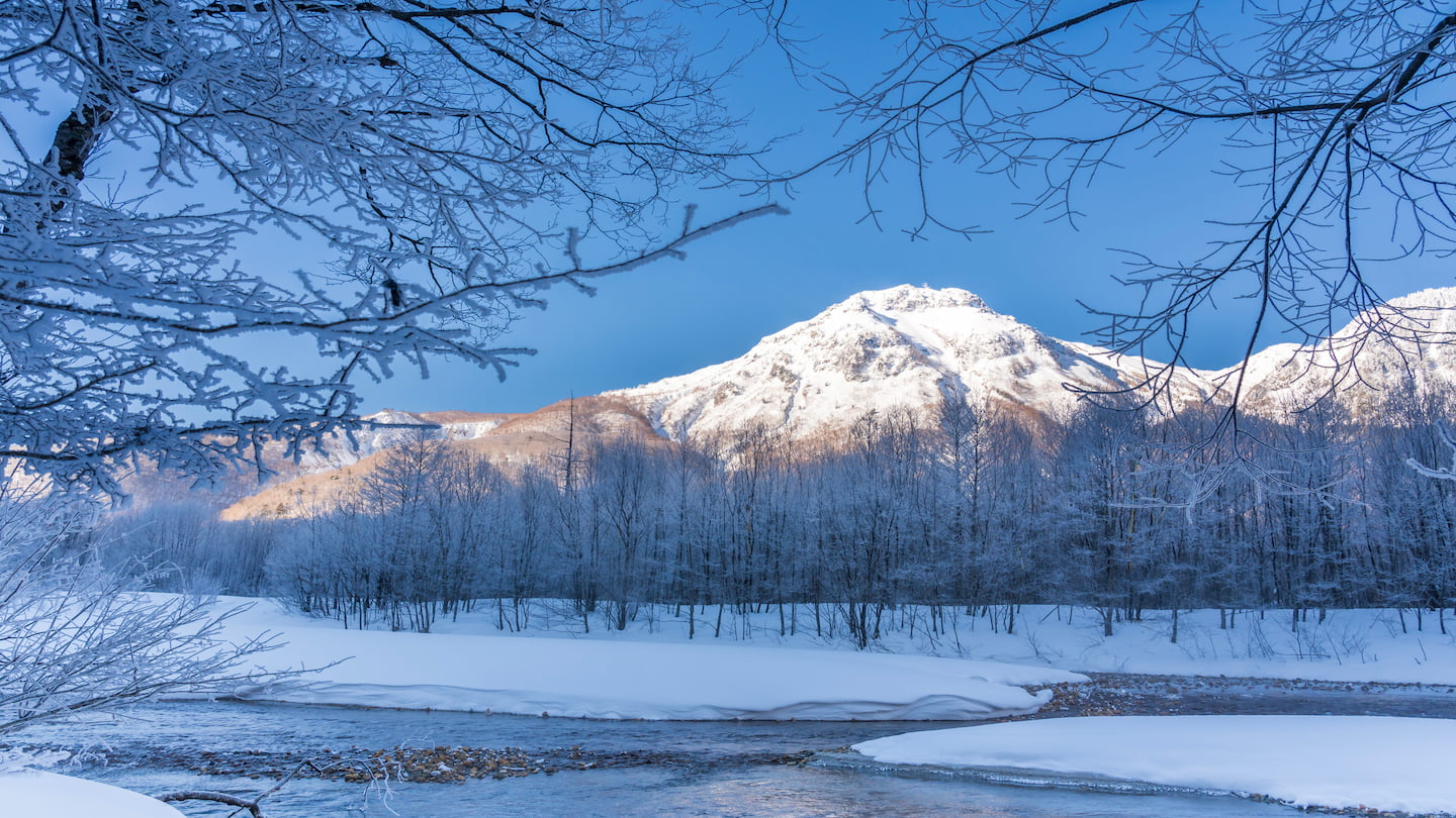 【2026年最新】上高地の2月​の気温と天気を徹底解説！旅行に最適な服装は？