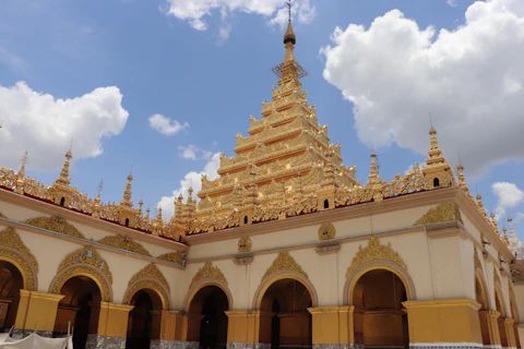 ミャンマーのマハムニ寺院