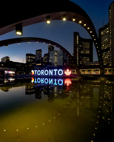 Nathan Phillips Square(ネイサンフィリップススクエア)