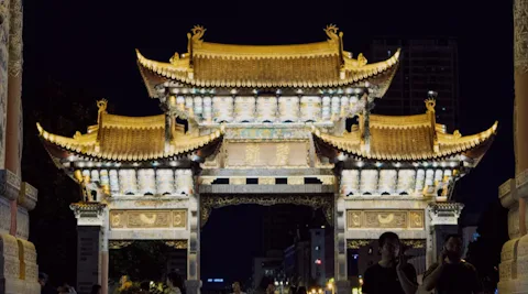 昆明の金馬碧鶏坊