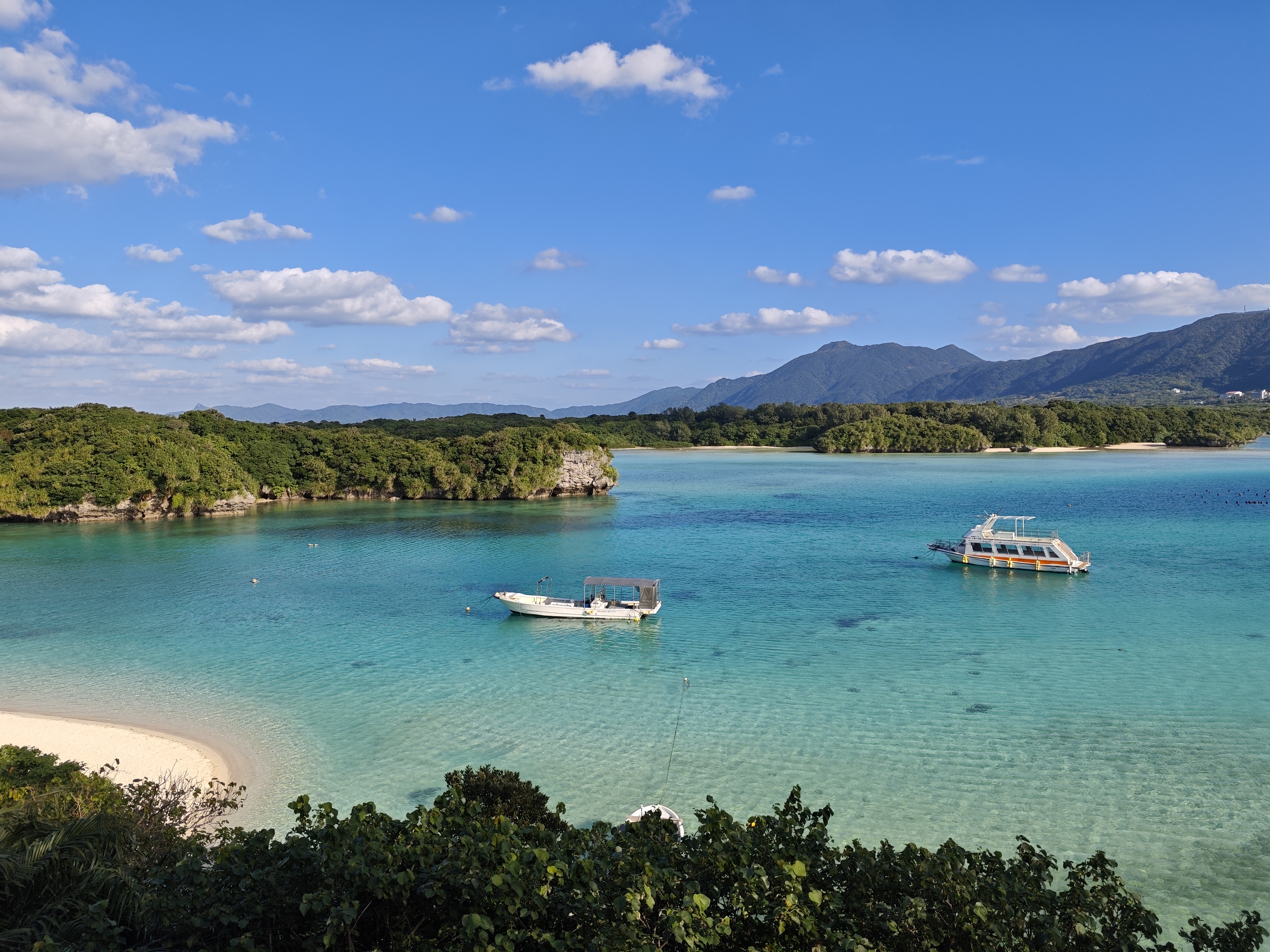 川平湾展望台からの景色