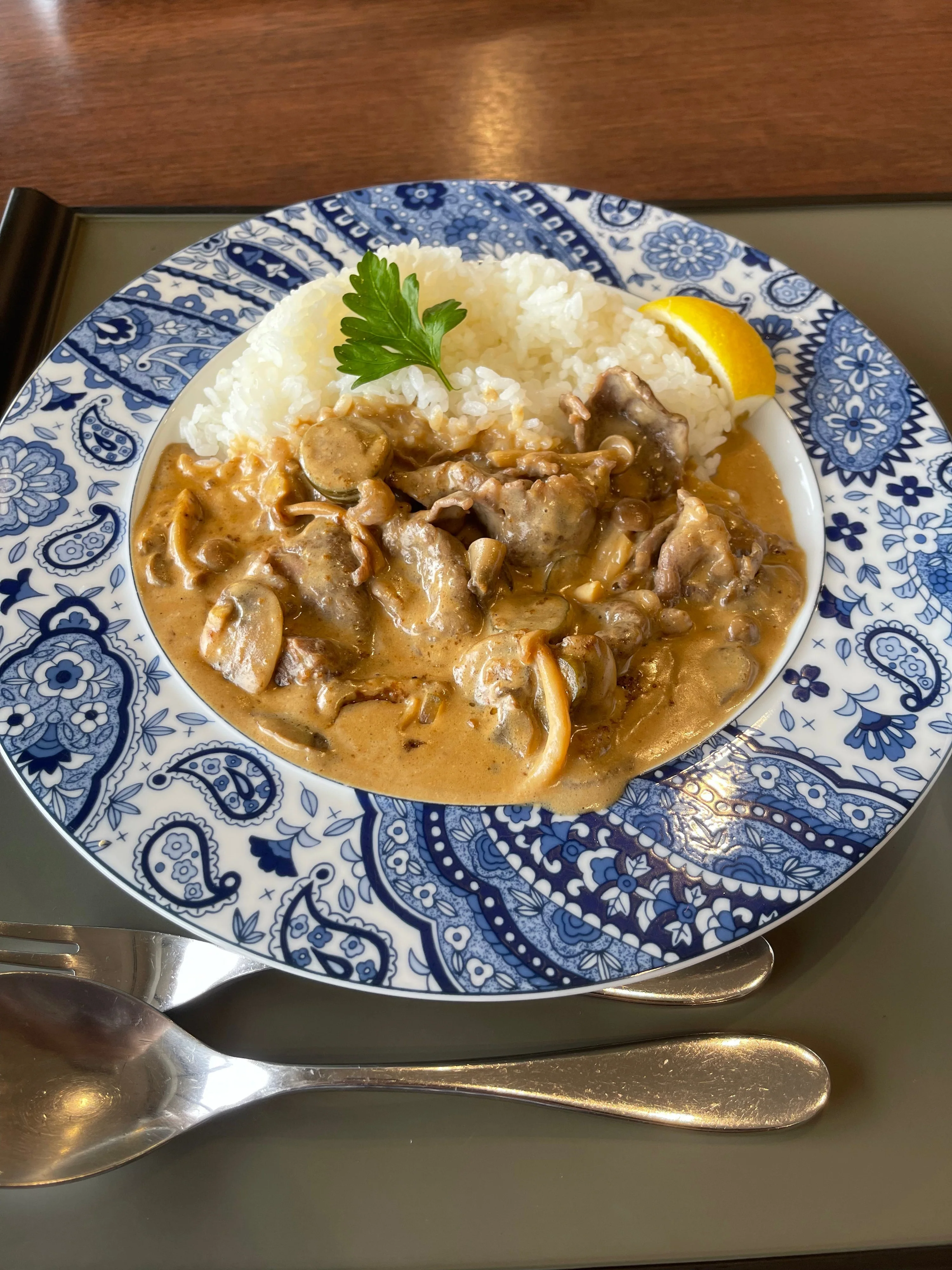 ビーフストロガノフってどんな味？