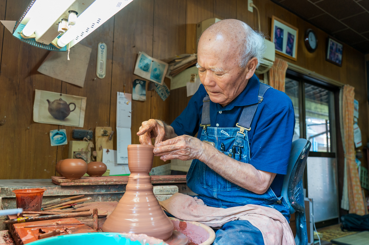 常滑急須の深淵な世界、職人・小西洋平が生み出す無二の茶器
