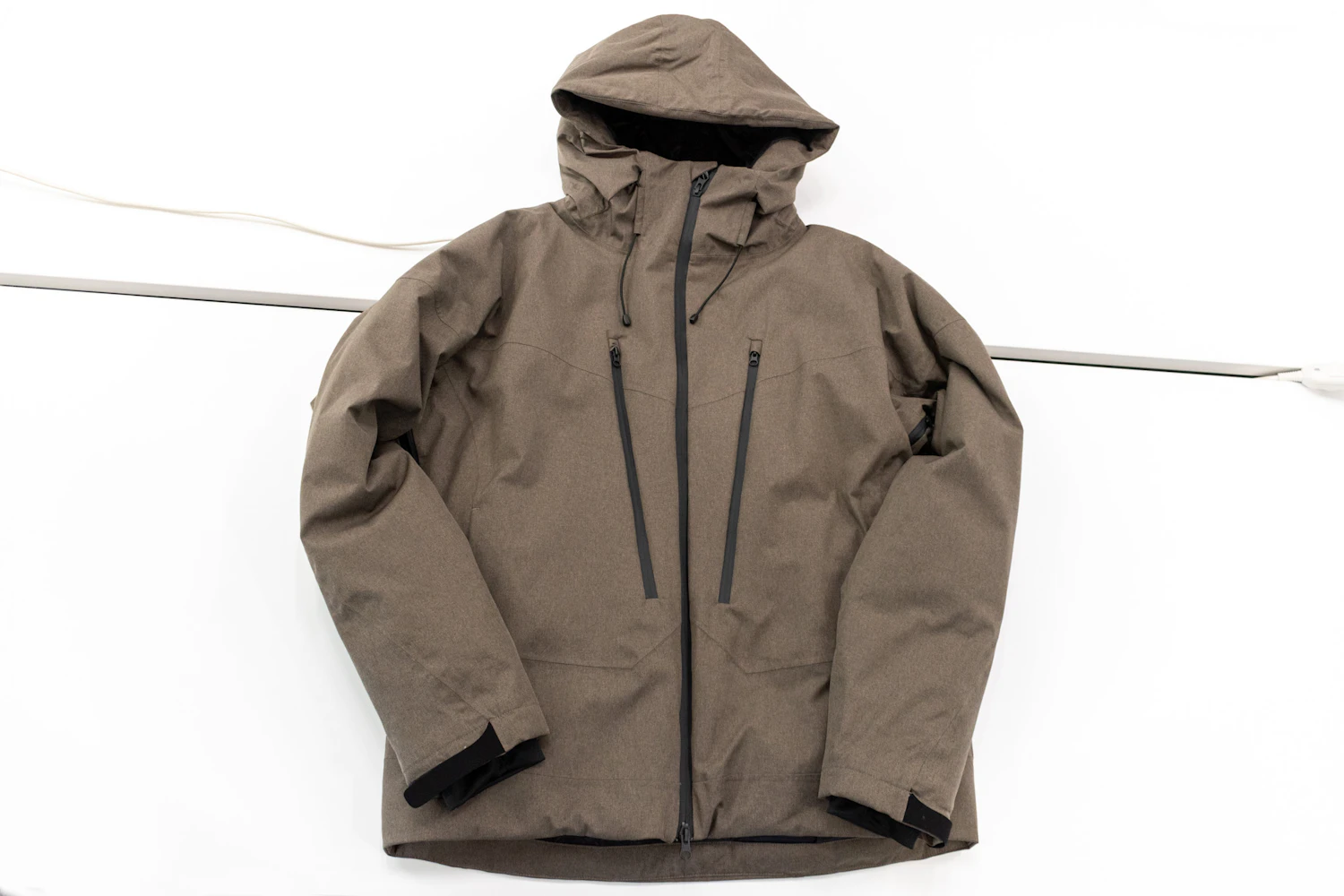 ワークマン「イナレムプレミアム防水防寒コート」が高額でも即完売した  