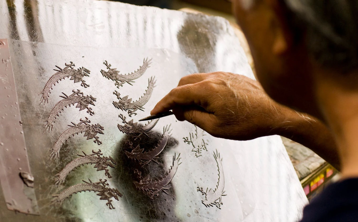 角萬漆器が描く琉球漆器の未来、デジタル技術と手仕事で塗り重ねる島の心