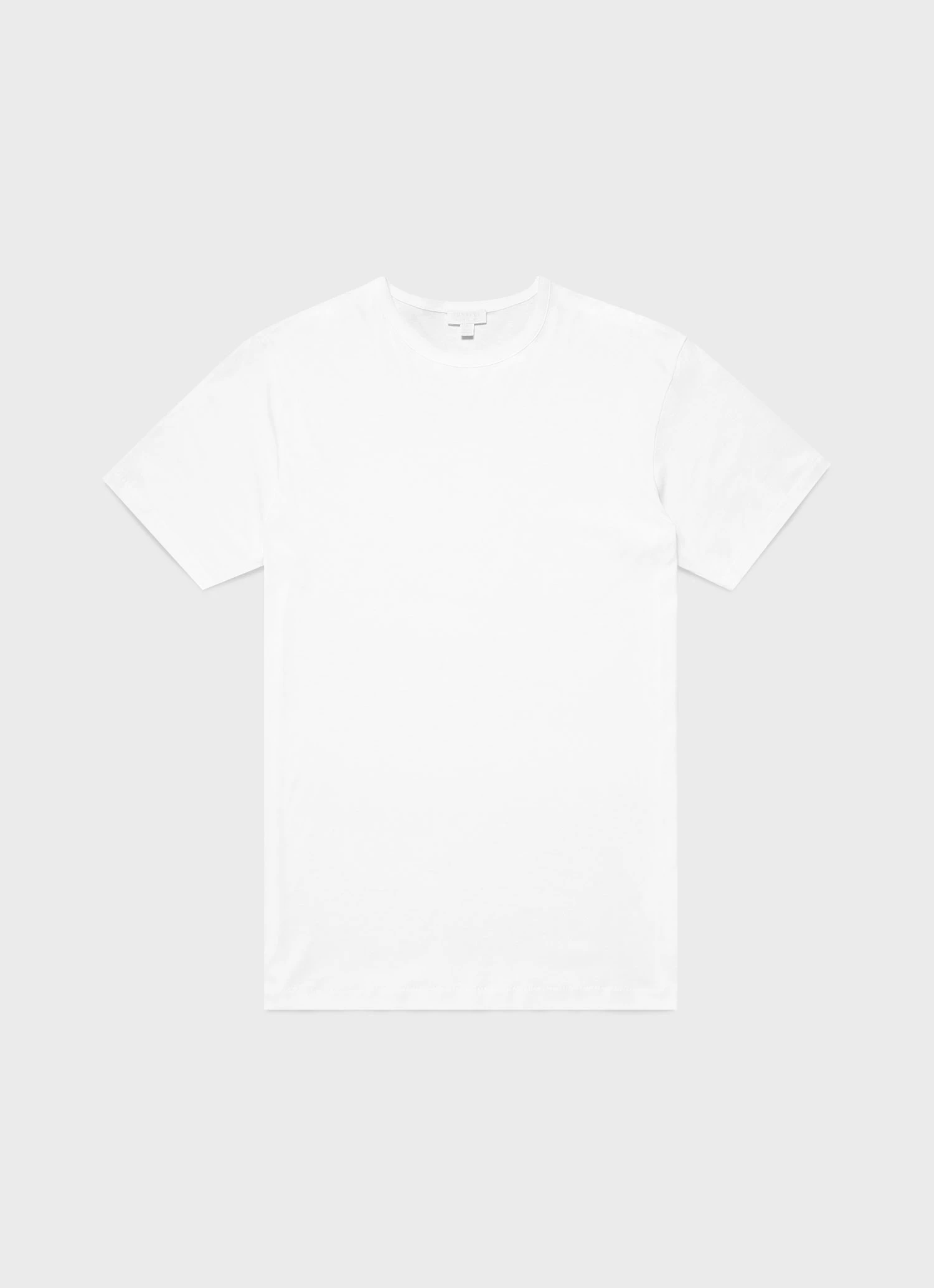 Sea Island Cotton T-shirt made with 100% Sea Island cotton grown and handpicked in the Caribbean islands. Available in 3 colors. 25,300 yen (tax included)