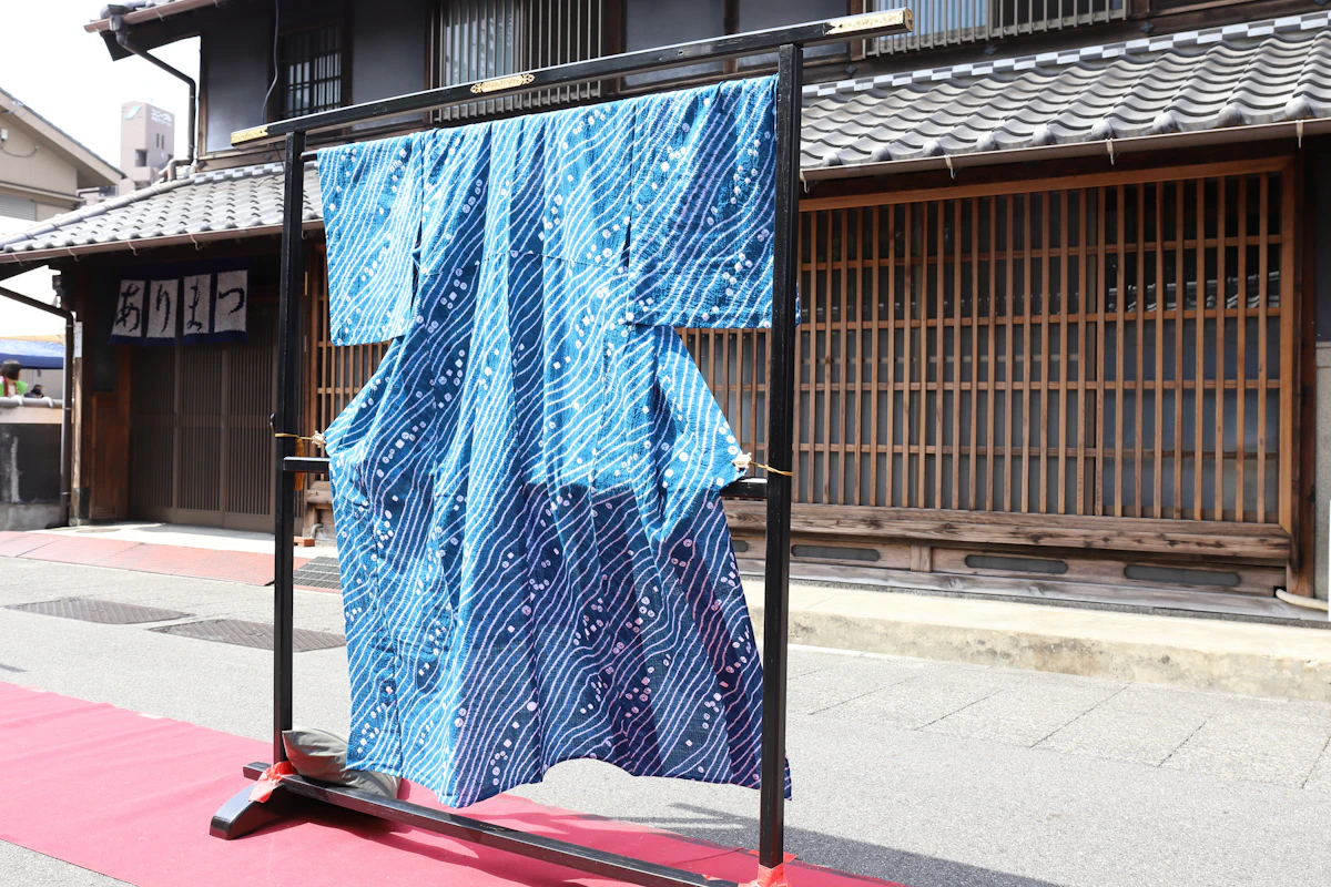【有松絞りの基本を知る】400年続く100の技法が生んだ、布に刻む凹凸の美