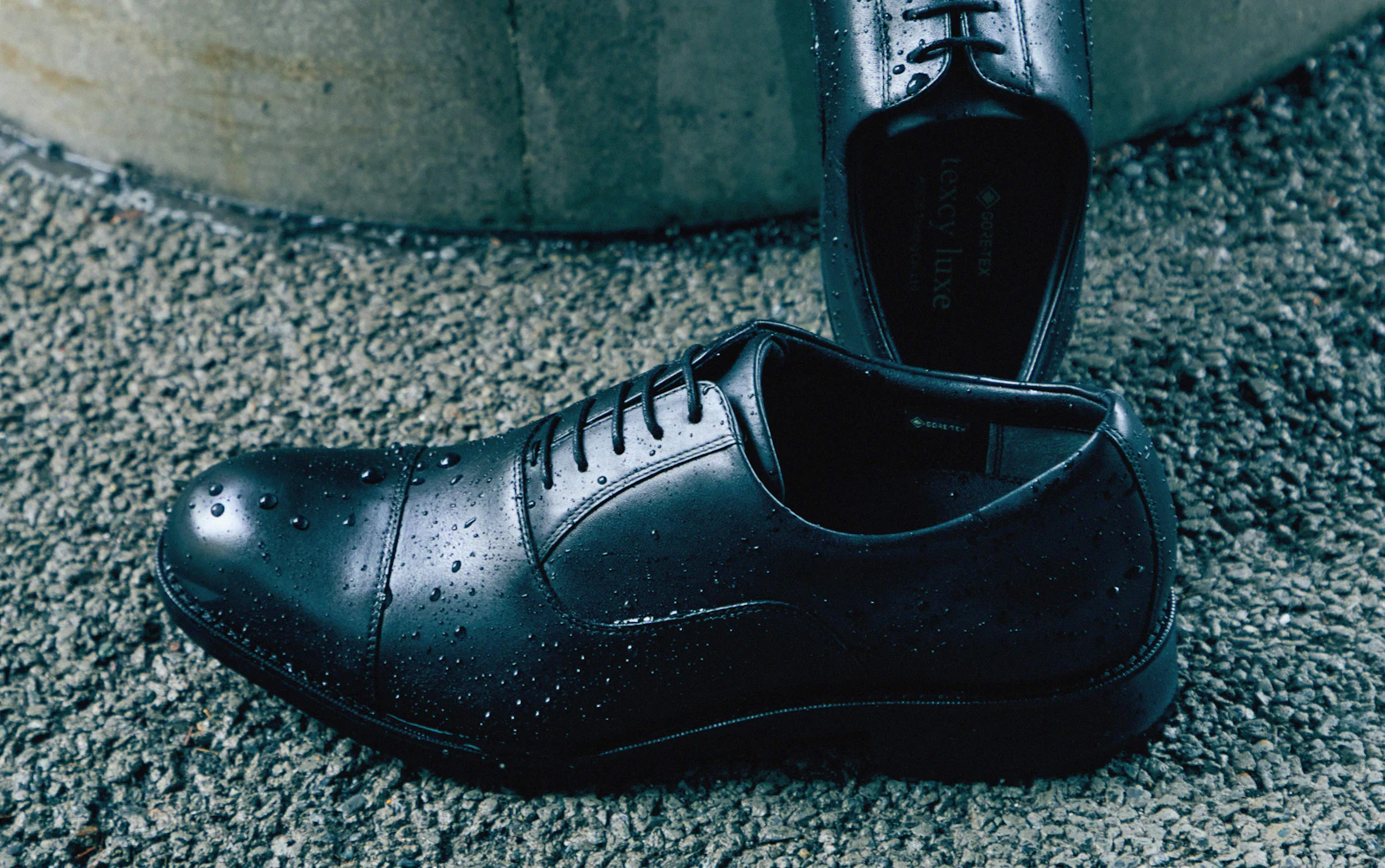 本革なのに雨に強い！ ゴアテックス素材を搭載したテクシーリュクスの