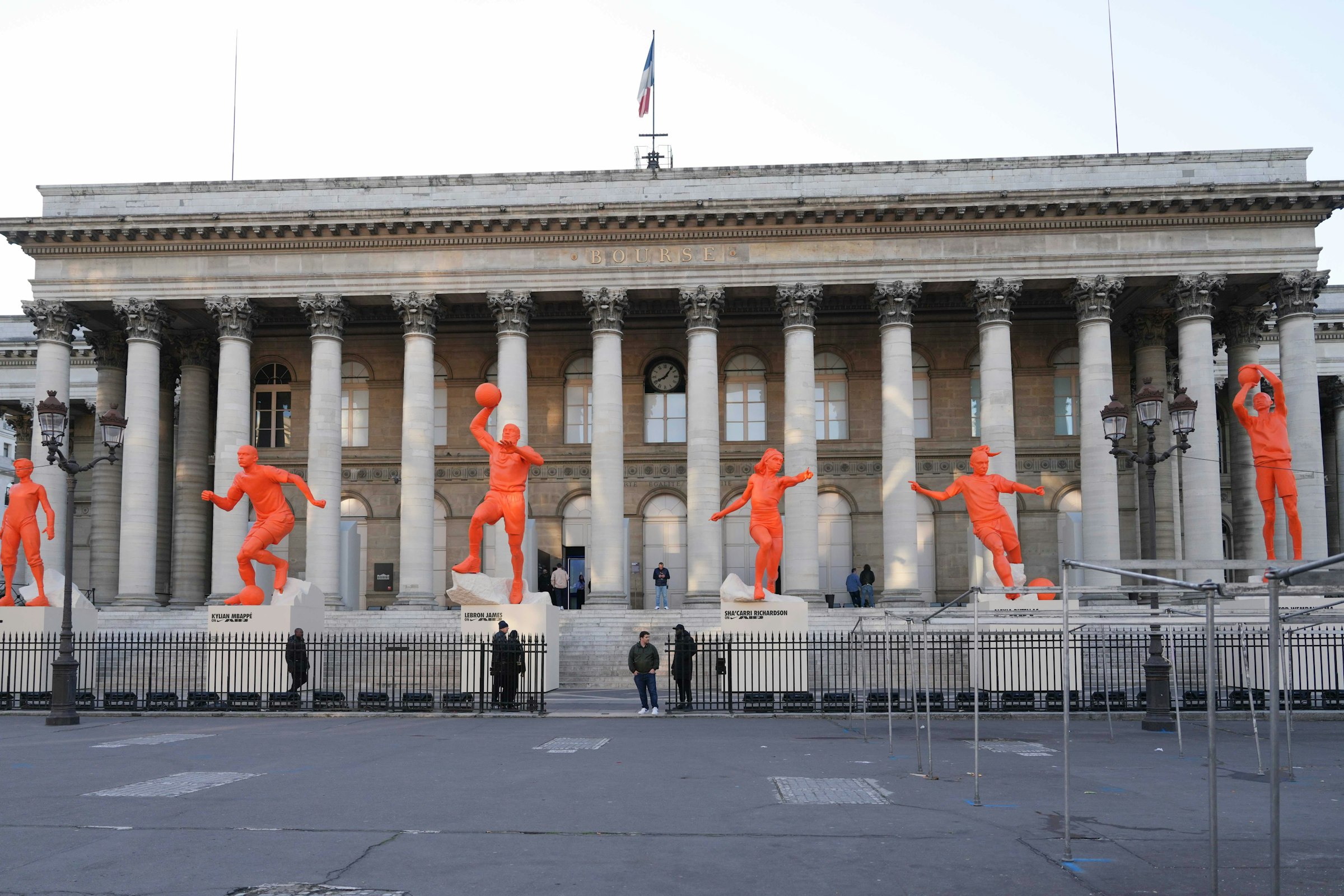 'Nike On Air' took place at the Palais de Brougniart in Paris. Statues of athletes adorned the entrance