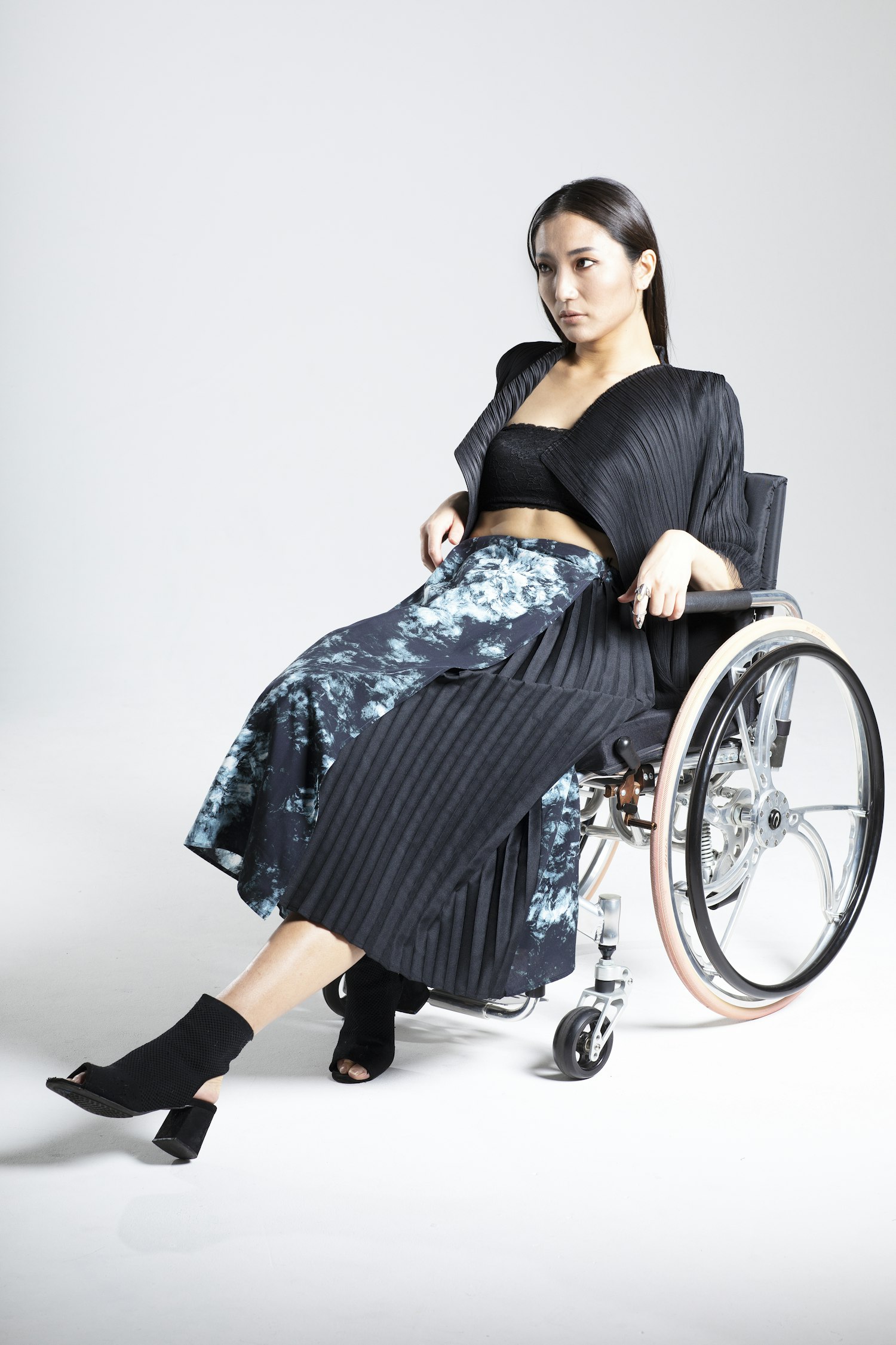 批判があれば大成功 車椅子ファッションから社会を変えるーーパリコレでショー開催に挑戦する Bottom All Fashion Tech News